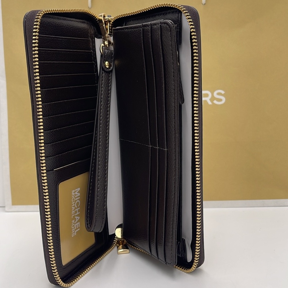 Michael Kors JST Lg Leather Continental Wallet Wristlet Phone Holder 
Chocolate - Picture 7 of 16